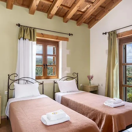 Villa Arodamos With A Pool, Children's Games, And Bbq, Perfect For 23 People! *