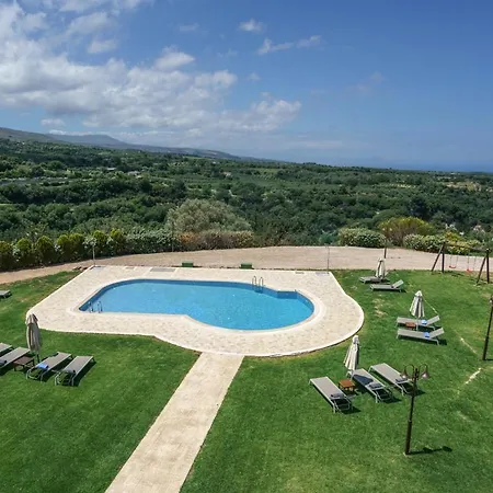 Arodamos With A Pool, Children's Games, And Bbq, Perfect For 23 People! Skouloufia