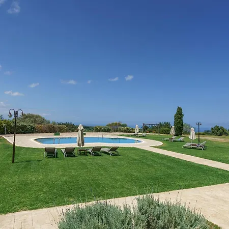 Arodamos With A Pool, Children's Games, And Bbq, Perfect For 23 People! * Skouloufia