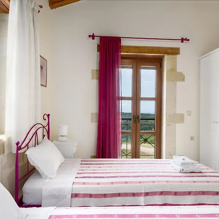 Villa Arodamos With A Pool, Children's Games, And Bbq, Perfect For 23 People!