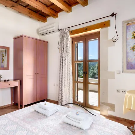 Villa Arodamos With A Pool, Children's Games, And Bbq, Perfect For 23 People!