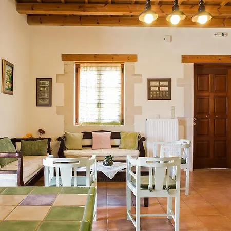 Villa Arodamos With A Pool, Children's Games, And Bbq, Perfect For 23 People! Skouloufia