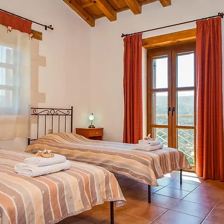 Villa Arodamos With A Pool, Children's Games, And Bbq, Perfect For 23 People! *