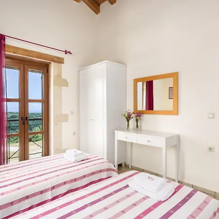 Arodamos With A Pool, Children's Games, And Bbq, Perfect For 23 People! Vila