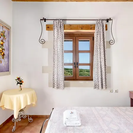Vila Arodamos With A Pool, Children's Games, And Bbq, Perfect For 23 People! Skouloúfia